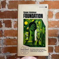 Foundation - Isaac Asimov - 36th Avon Books Paperback - Don Punchatz Cover