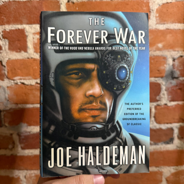 The Forever War - Joe Haldeman - 2003 Eos Paperback - Jim Burns Cover