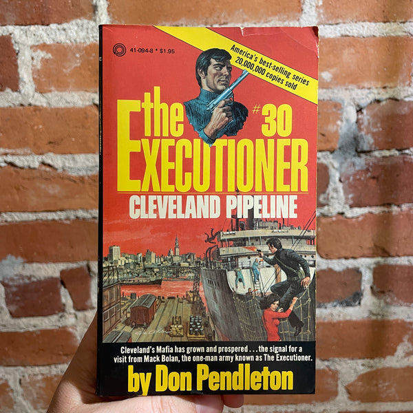 Cleveland Pipeline - Don Pendleton - The Executioner #30 - 1980 Pinnacle Books Paperback - Gil Cohen Cover