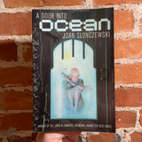 A Door Into Ocean - Joan Slonczeweski - 2000 Orbit Books Paperback - Alan Pollack Cover