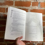 The Essential Black Literature Guide - Roger M. Valade III - 1996 Visible Ink Press Paperback