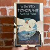 A Swiftly Tilting Planet - Madeleine L’Engle - 1978 1st Crosswicks, Ltd. Hardback - Leo and Diane Dillon Cover