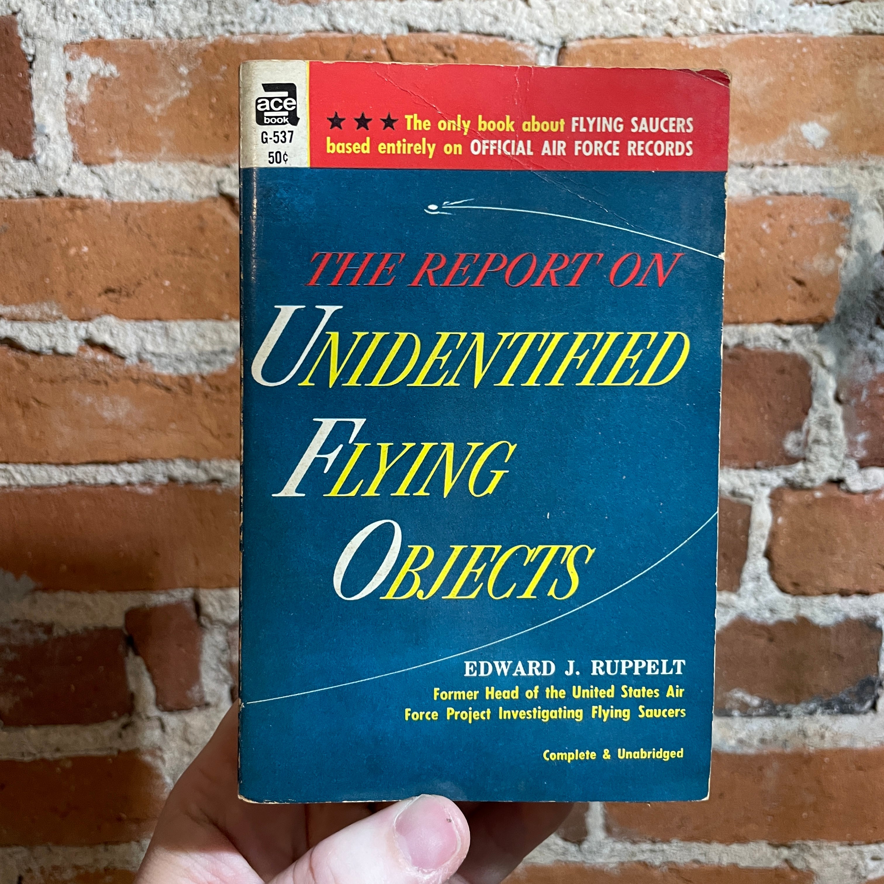 洋書 Report on Unidentified Flying Objects Amazon.com: The Report on Unidentified Flying Objects