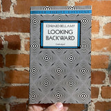 Looking Backward: 2000-1887 - Edward Bellamy 1996 Dover PublicationsPaperback