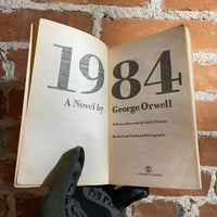1984 - George Orwell - Signet Classics Books Paperback - White Background Edition