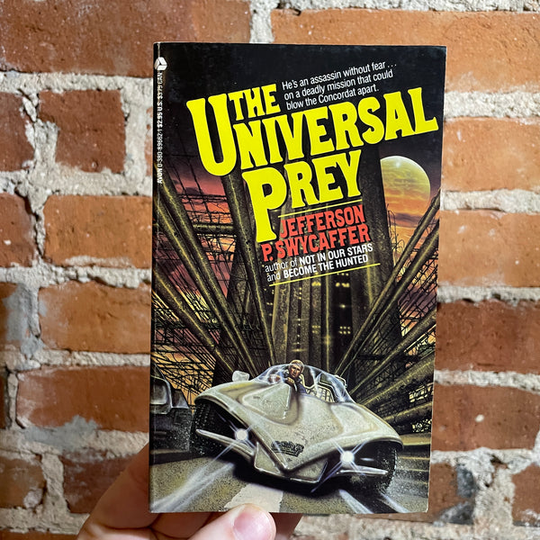 The Universal Prey - Jefferson P. Swycaffer - 1985 Avon Books Paperback