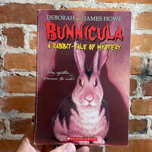 Bunnicula: A Rabbit-Tale of Mystery - Deborah & James Howe - 2007 Scholastic Paperback
