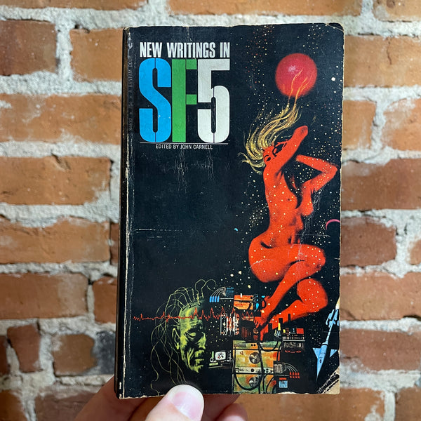 New Writings in SF5 - Edited by John Carnell - 1970 Bantam Books Paperback - Dean Ellis Cover