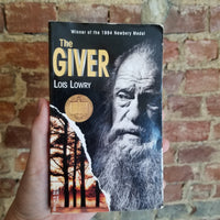 The Giver - Lois Lowry (1993 Paperback Edition)