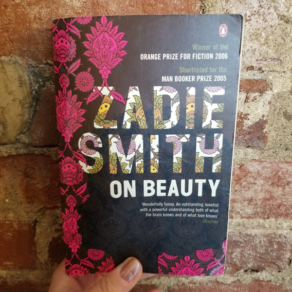 On Beauty - Zadie Smith (2006 Penguin Paperback)