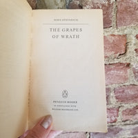 The Grapes of Wrath - John Steinbeck (1968 Penguin Modern Classics vintage Paperback)