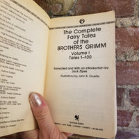 The Complete Fairy Tales of Brothers Grimm, Volume 1 - Jacob Grimm, Wilhelm Grimm 1988 Bantam Books paperback)