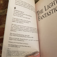 The Light Fantastic - Terry Pratchett 2001 Harper Torch paperback