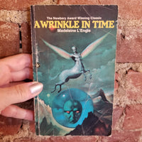 A Wrinkle in Time - Madeleine L'Engle 1981 Dell Publishing vintage paperback