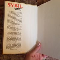 Sybil: The Classic True Story of a Woman Possessed by Sixteen Personalities - Flora Rheta Schreiber 1973 Henry Regnery Co vintage hardback