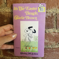 It's the Easter Beagle, Charlie Brown -Charles M. Schulz 1976 Scholastic books paperback