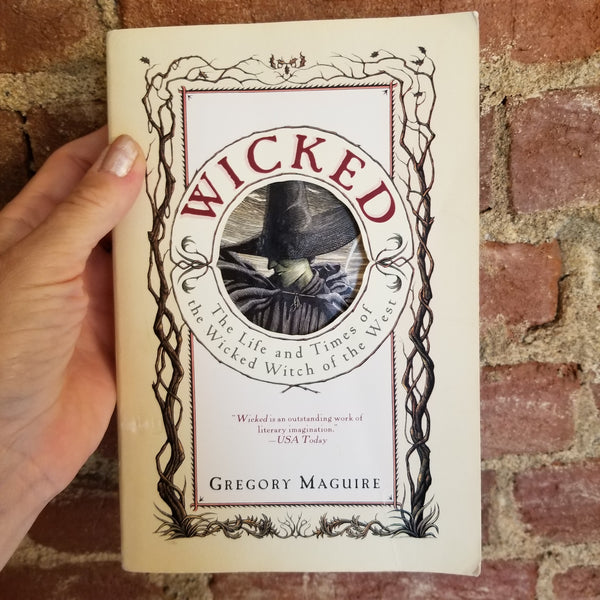 Wicked: The Life and Times of the Wicked Witch of the West- Gregory Maguire 1996 ReganBooks 1st edition PB