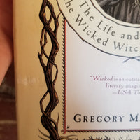 Wicked: The Life and Times of the Wicked Witch of the West- Gregory Maguire 1996 ReganBooks 1st edition PB