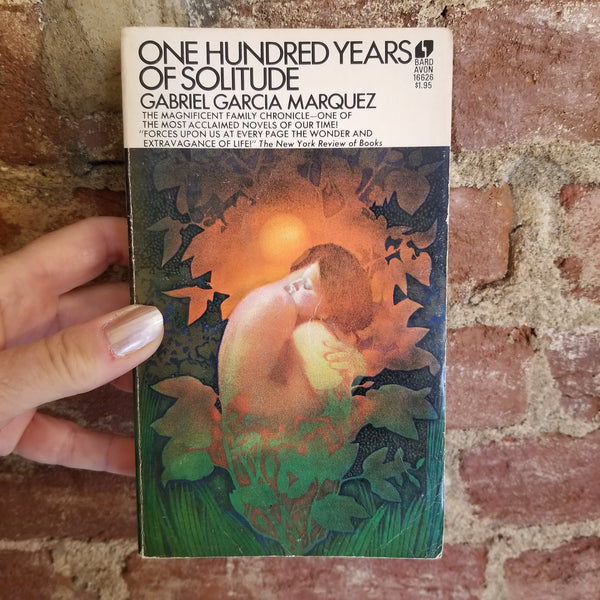 One Hundred Years of Solitude - Gabriel García Márquez 1971  Avon vintage PB