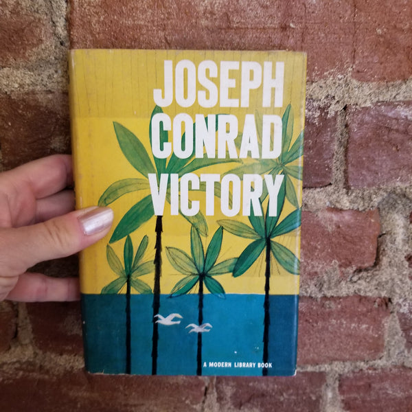 Victory- Joseph Conrad 1921 Modern Library vintage HBDJ