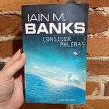 Consider Phlebas - Iain M. Banks - Paperback