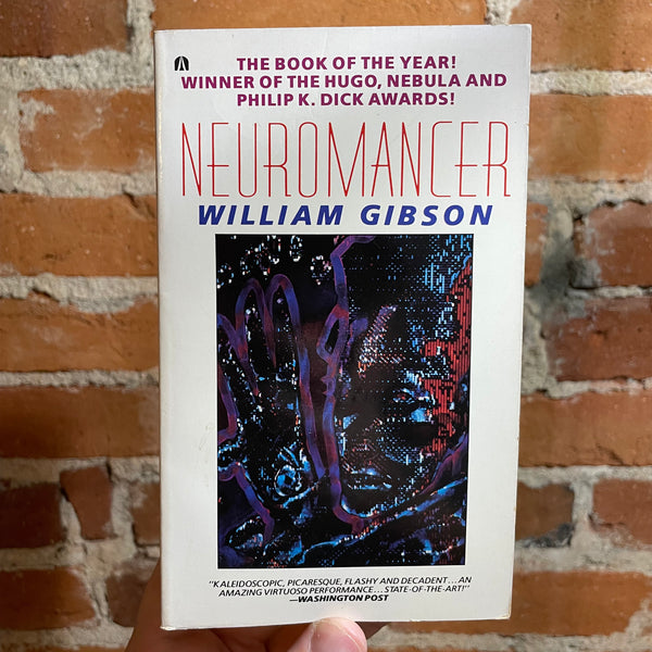 Neuromancer - William Gibson - 1984 Classic Cyberpunk Paperback