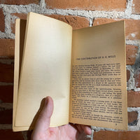 The Time Machine / War of the Worlds - H.G. Wells - 1968 Fawcett Crest Paperback - Isaac Asimov Introduction