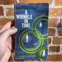A Wrinkle in Time - Madeleine L'Engle 1973 Scholastic Publishing vintage paperback