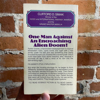 They Walked Like Men - Clifford D. Simak - 1979 1st Avon Printing Paperback