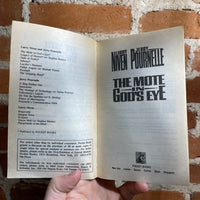 The Mote in God's Eye - Larry Niven & Jerry Pournelle - Lee MacLeod Cover - 1993 Pocket Books Paperback