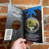 Hocus Pocus - Kurt Vonnegut Jr. - 1991 Berkley Books Hole with picture cover Paperback