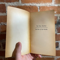 The Time Machine / War of the Worlds - H.G. Wells - 1968 Fawcett Crest Paperback - Isaac Asimov Introduction