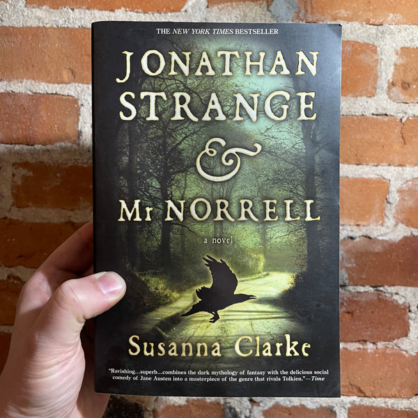 Jonathan Strange and Mr. Norrell - Susanna Clarke - 2005 Illustrated Paperback Edition