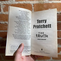 The Truth - Terry Pratchett - 2001 Harper Paperback