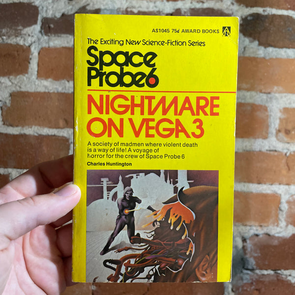 Nightmare on Vega 3 - Charles Huntington - 1972 Award Books Paperback