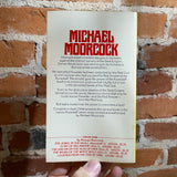 The Mad God’s Amulet - Michael Moorcock - 1977 Daw Books Paperback - Richard Clifton-Dey Cover