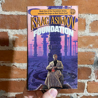 Foundation - Isaac Asimov (Michael Whelan Cover)