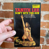 Don’t Bite the Sun - Tanith Lee - 1976 Daw Books Paperback
