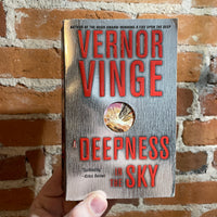 A Deepness in the Sky - Vernor Vinge - 2000 Tor Books Paperback - Holographic Silver Cover Edition