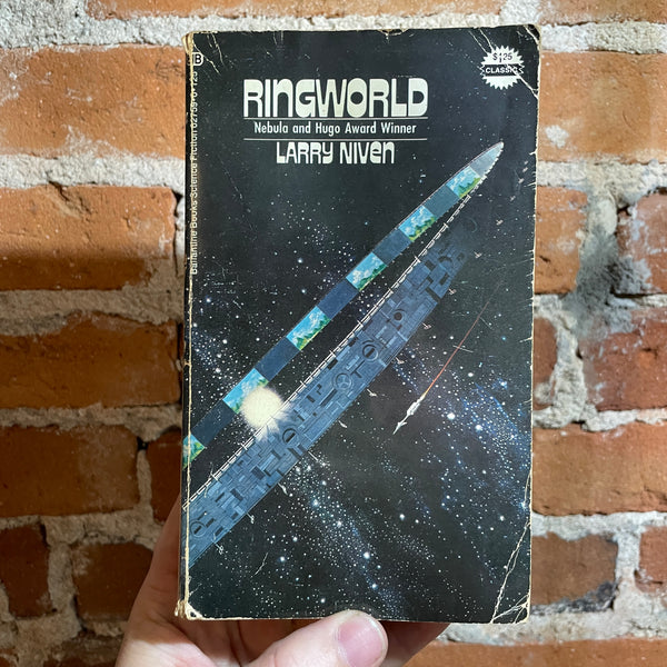 Ringworld - Larry Niven - 1972 4th Paperback - Dean Ellis Cover