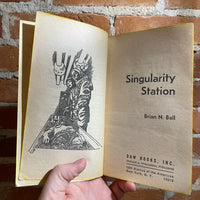 Singularity Station - Brian N. Ball - 1973 Daw Books Paperback