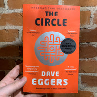 Dave Eggers Book Bundle (Lot includes 5 books: Zeitoun, The Circle, What is the What, A Heartbreaking Work of Staggering Genius, & A Hologram for the King )