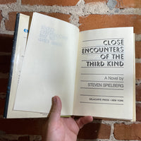 Close Encounters of the Third Kind - Steven Spielberg - Leslie Waller (Ghostwriter) Hardback