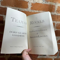 Team of Rivals: The Political Genius of Abraham Lincoln - Doris Kearns Goodwin 2006 Simon & Schuster PB