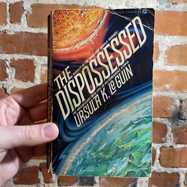 The Dispossessed - Ursula K. Le Guin - 1975 First Printing Avon Paperback Edition