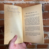 The Time Machine - H.G. Wells Berkley 1966 Paperback