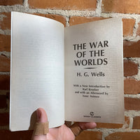 The War of the Worlds - H.G. Wells - 2007 Signet Classic Paperback Edition