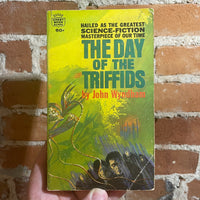 The Day of Triffids - John Wyndham - 1970 Fawcett Crest Paperback - Cover Artist Unknown