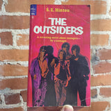 The Outsiders - S.E. Hinton 1972 9th Printing Dell Books vintage paperback