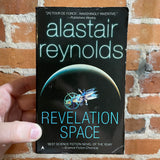 Revelation Space - Alastair Reynolds - 2002 Chris Moore Cover Ace Books Paperback Edition